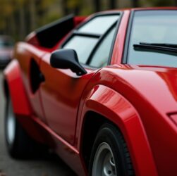 Lamborghini Countach : plongez dans l'histoire, découvrez ses caractéristiques et ses modèles légendaires