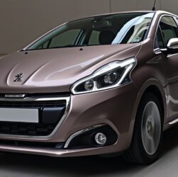 Quelle huile moteur choisir pour votre Peugeot 208 1.2 essence de 82 CV ?