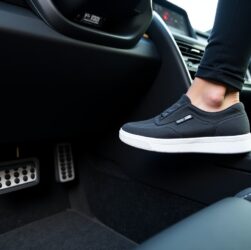 Auto Hold : Comprendre son fonctionnement, ses bénéfices et son rôle essentiel en voiture